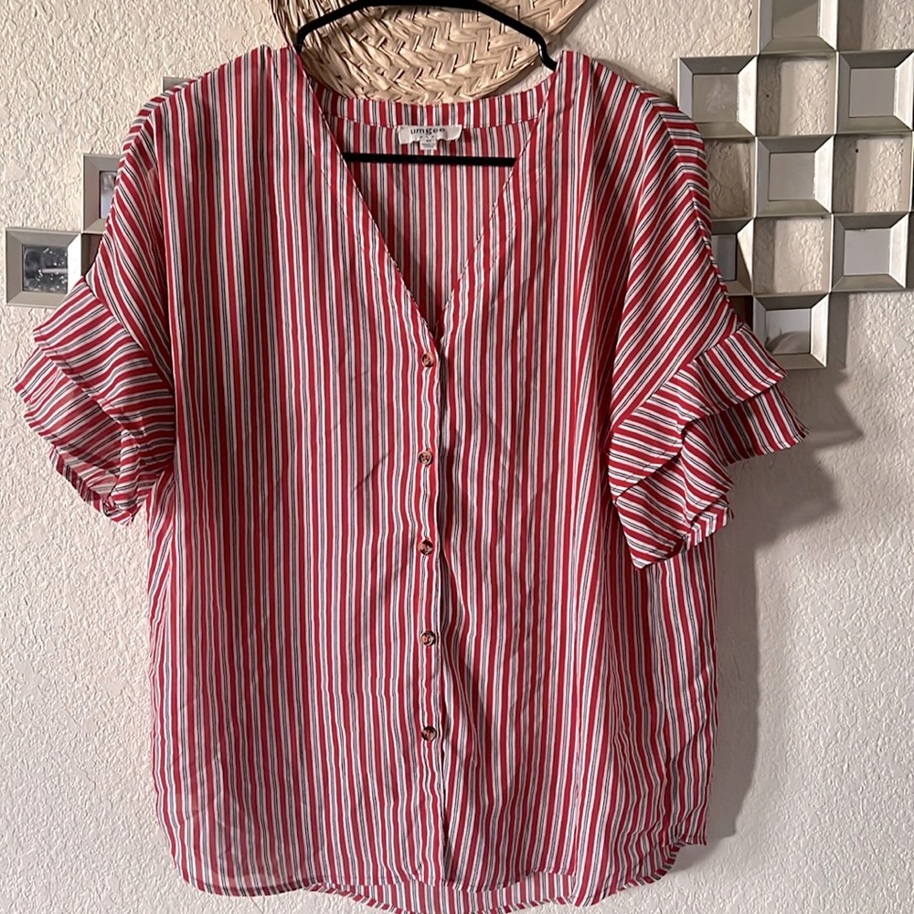 Umgee button down size Medium - Picture 1 of 6